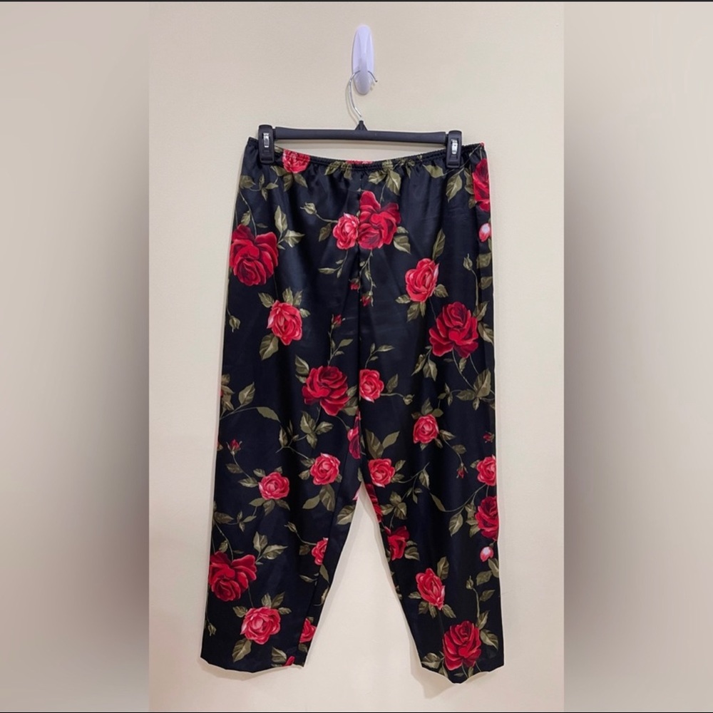 Morgan Taylor Black & Red Floral Long Sleeve Satin Like Pajama Set Size L EUC - Picture 7 of 8